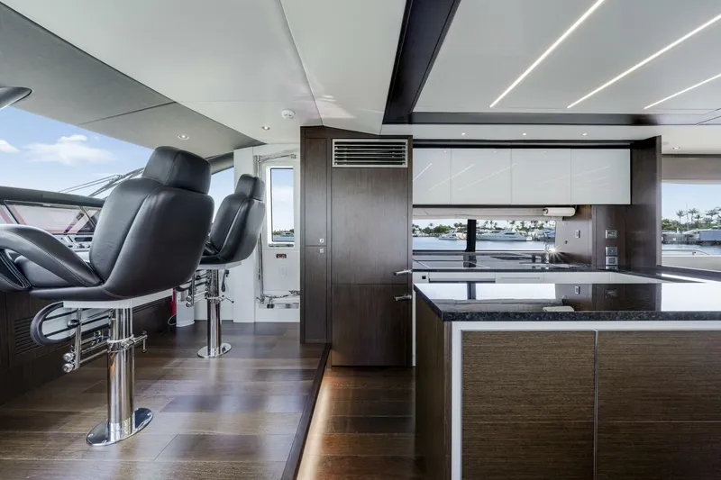  Yacht Photos Pics 2021 Sunseeker 76 Yacht - Image 71