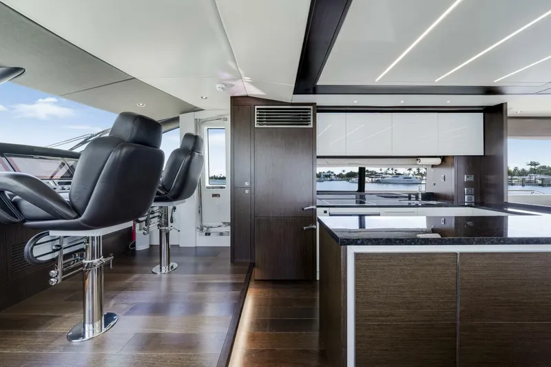  Yacht Photos Pics 2021 Sunseeker 76 Yacht - Image 70