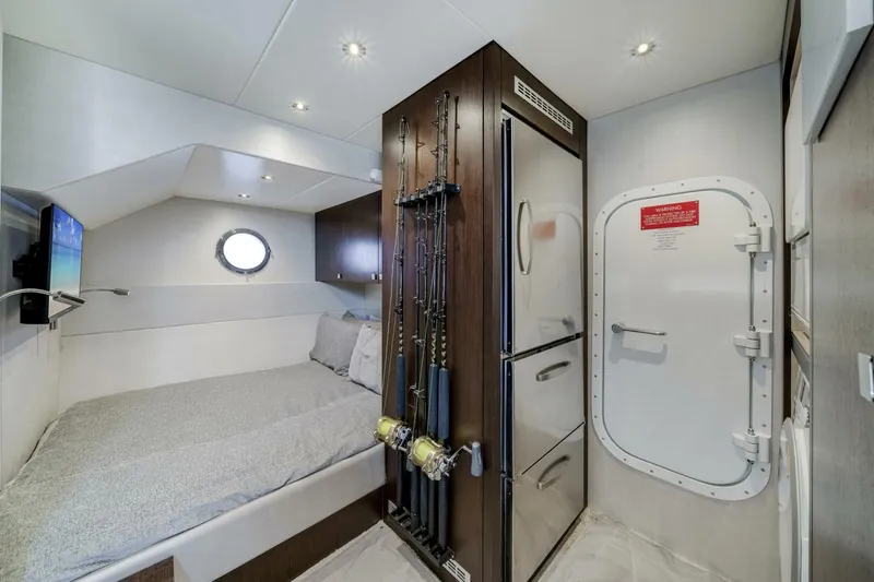  Yacht Photos Pics 2021 Sunseeker 76 Yacht - Image 100