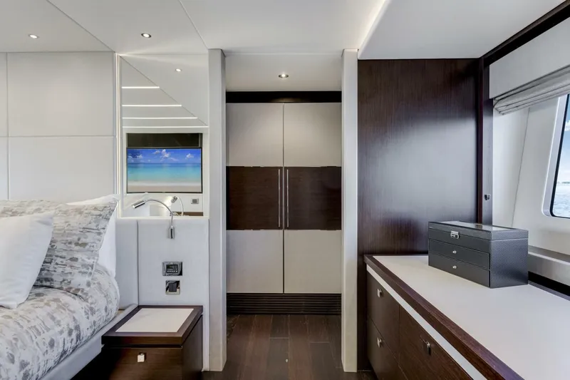  Yacht Photos Pics 2021 Sunseeker 76 Yacht - Image 80