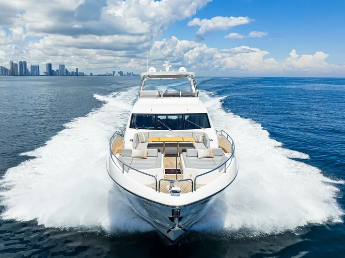  Yacht Photos Pics 2021 Sunseeker 76 Yacht - Image 16