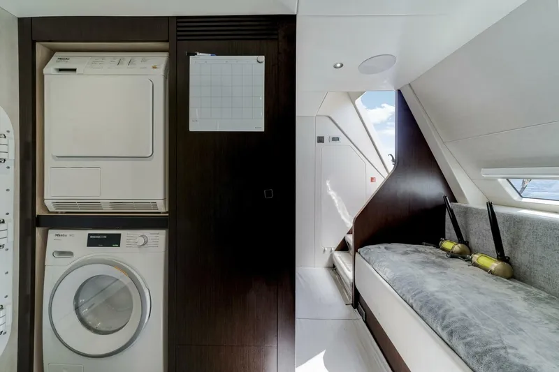  Yacht Photos Pics 2021 Sunseeker 76 Yacht - Image 101