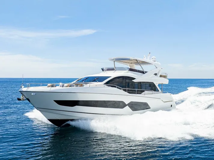  Yacht Photos Pics 2021 Sunseeker 76 Yacht - Image 2