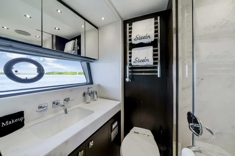  Yacht Photos Pics 2021 Sunseeker 76 Yacht - Image 94