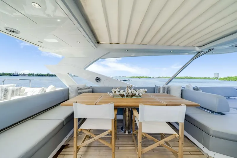  Yacht Photos Pics 2021 Sunseeker 76 Yacht - Image 40