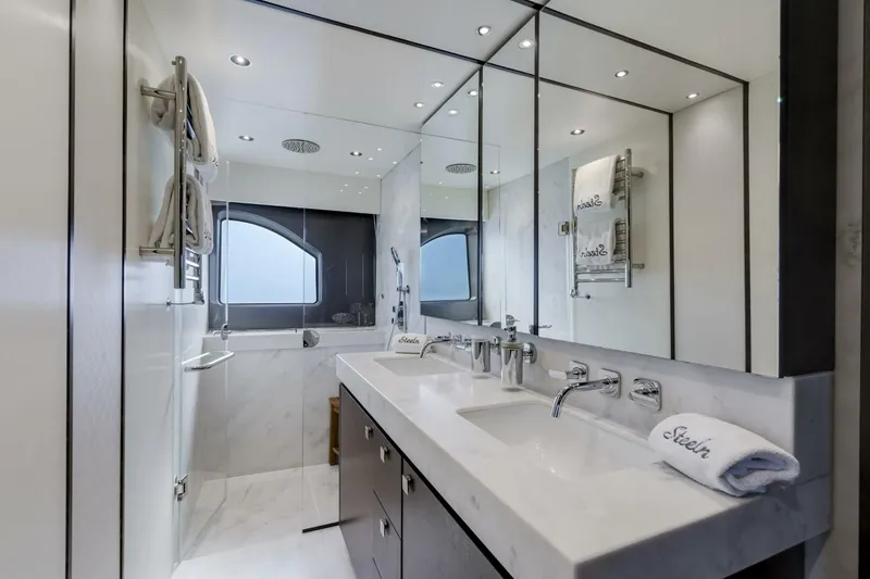  Yacht Photos Pics 2021 Sunseeker 76 Yacht - Image 83