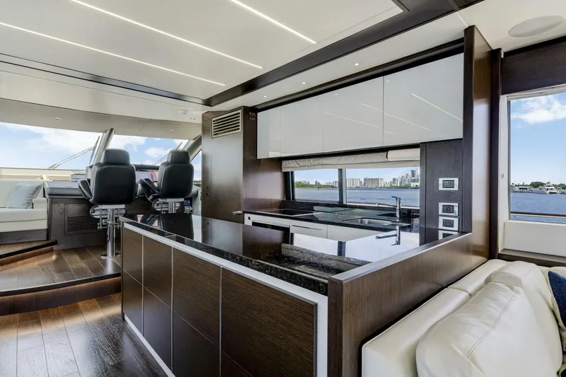  Yacht Photos Pics 2021 Sunseeker 76 Yacht - Image 60