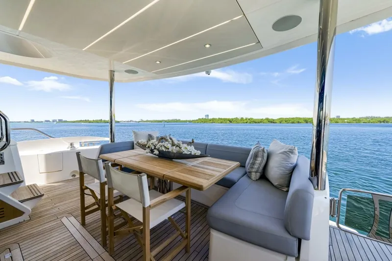  Yacht Photos Pics 2021 Sunseeker 76 Yacht - Image 49