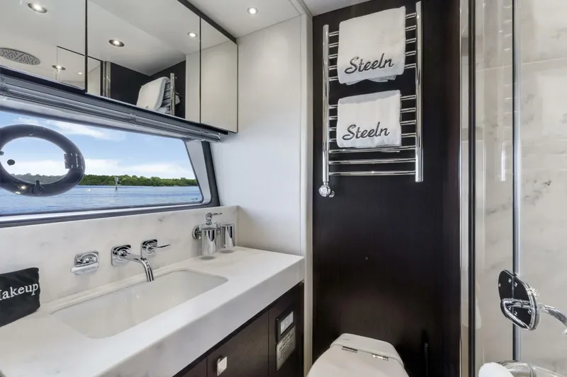  Yacht Photos Pics 2021 Sunseeker 76 Yacht - Image 92