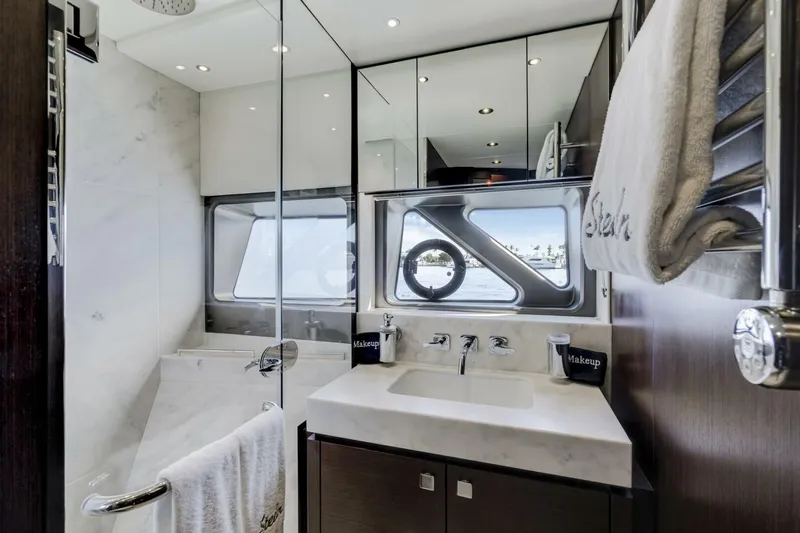  Yacht Photos Pics 2021 Sunseeker 76 Yacht - Image 89