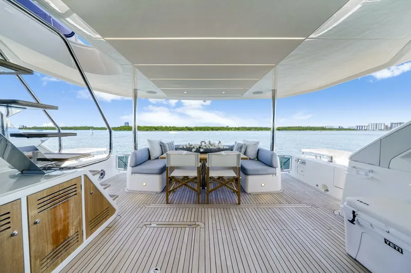  Yacht Photos Pics 2021 Sunseeker 76 Yacht - Image 44