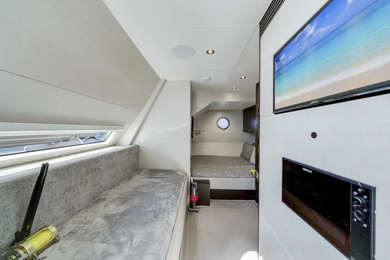  Yacht Photos Pics 2021 Sunseeker 76 Yacht - Image 99