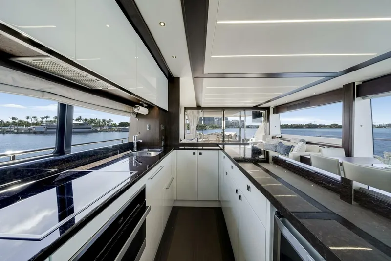  Yacht Photos Pics 2021 Sunseeker 76 Yacht - Image 51