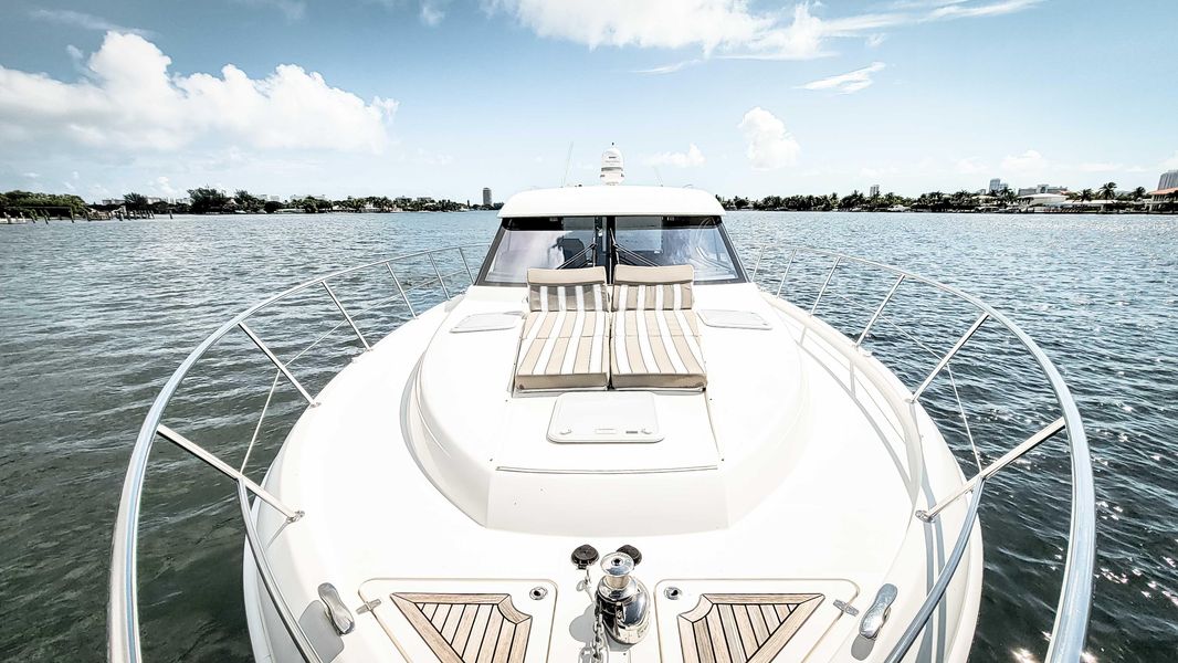 2014 Riviera 5000 Sport Yacht