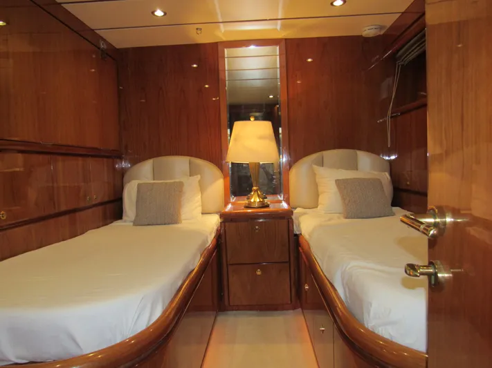 Sanctuary Yacht Photos Pics Luxurious twin cabin on 2002 Hargrave Raised Pilothouse yacht with elegant wood finish.