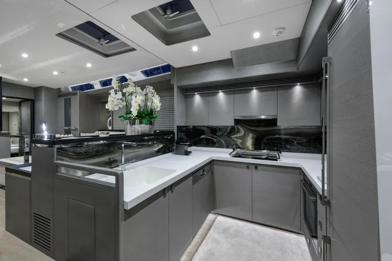 Mishi Yacht Photos Pics 