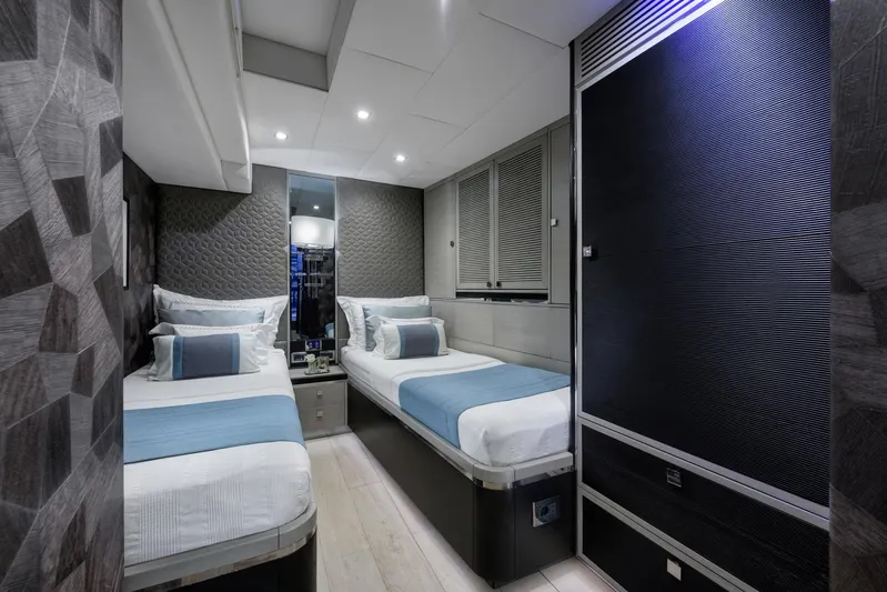 Mishi Yacht Photos Pics 