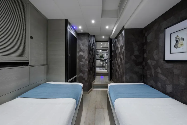 Mishi Yacht Photos Pics 