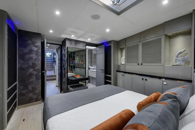 Mishi Yacht Photos Pics 