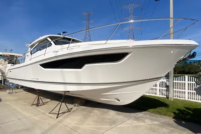 Pursuit OS 405 Offshore