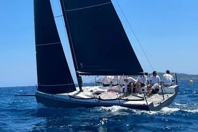 2017 One Design Cape 31