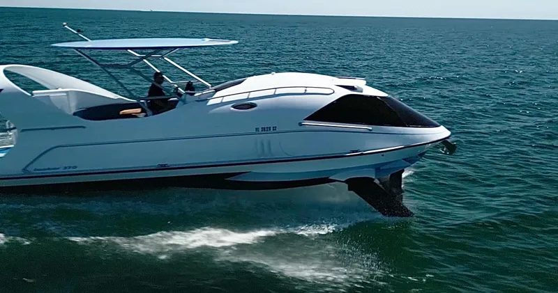  Yacht Photos Pics 2018 Paritetboat Glass Bottom Hydrofoil Boat LOOKER 370 cruising on open water.