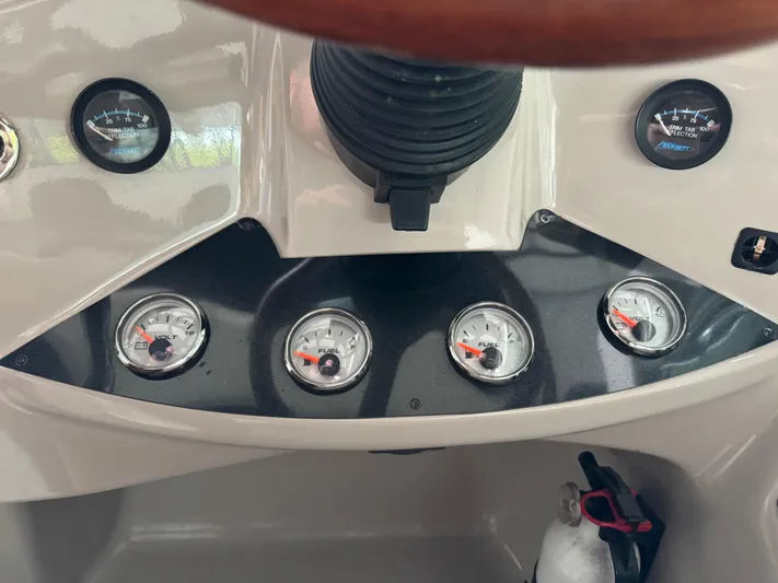 Wade Waves Yacht Photos Pics 