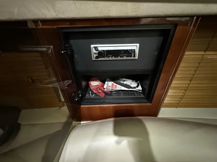 Wade Waves Yacht Photos Pics 