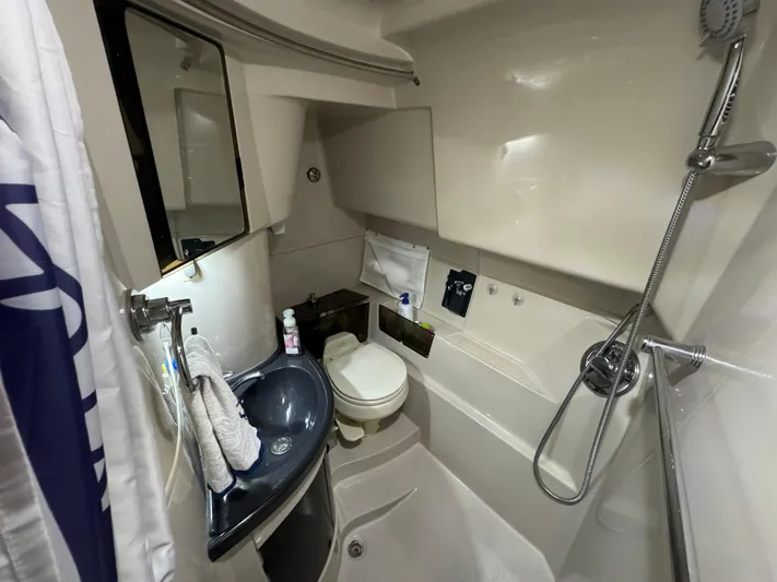 Wade Waves Yacht Photos Pics 