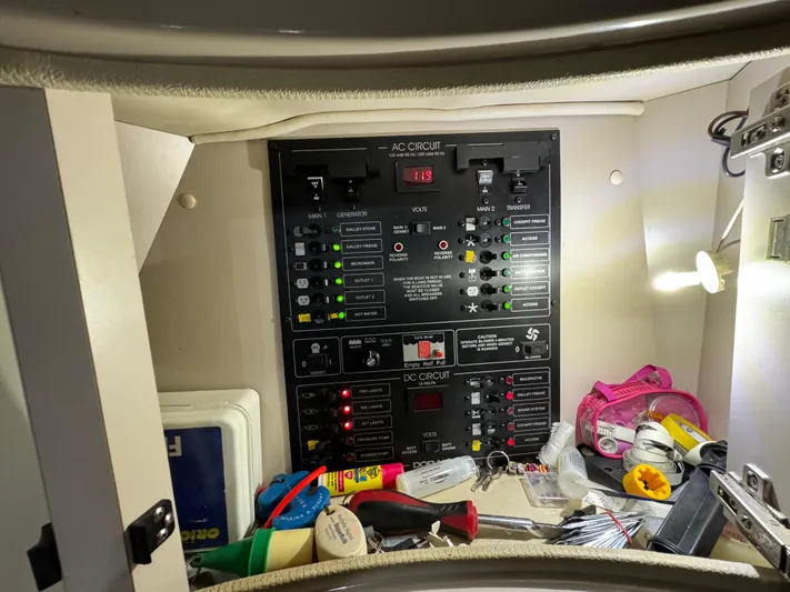 Wade Waves Yacht Photos Pics 