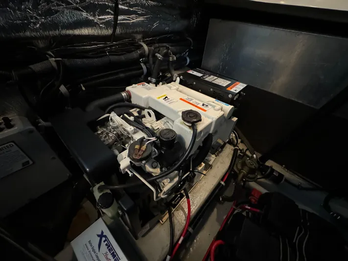 Wade Waves Yacht Photos Pics 