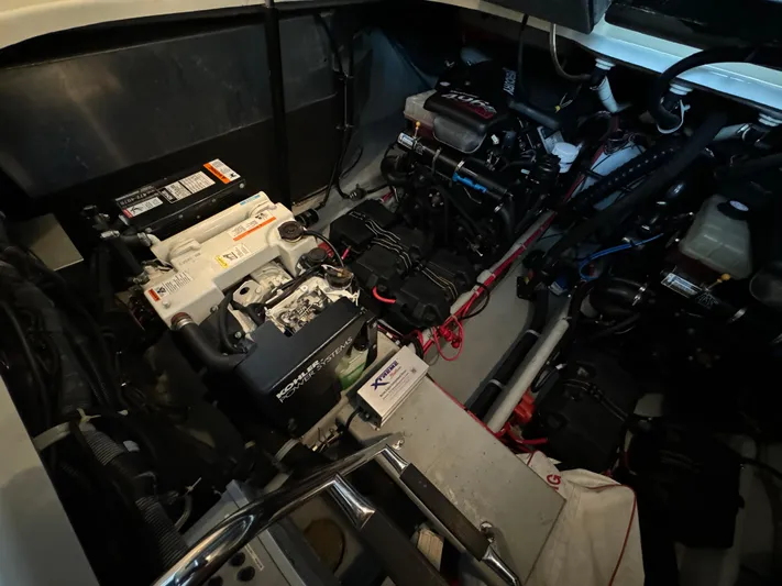 Wade Waves Yacht Photos Pics 