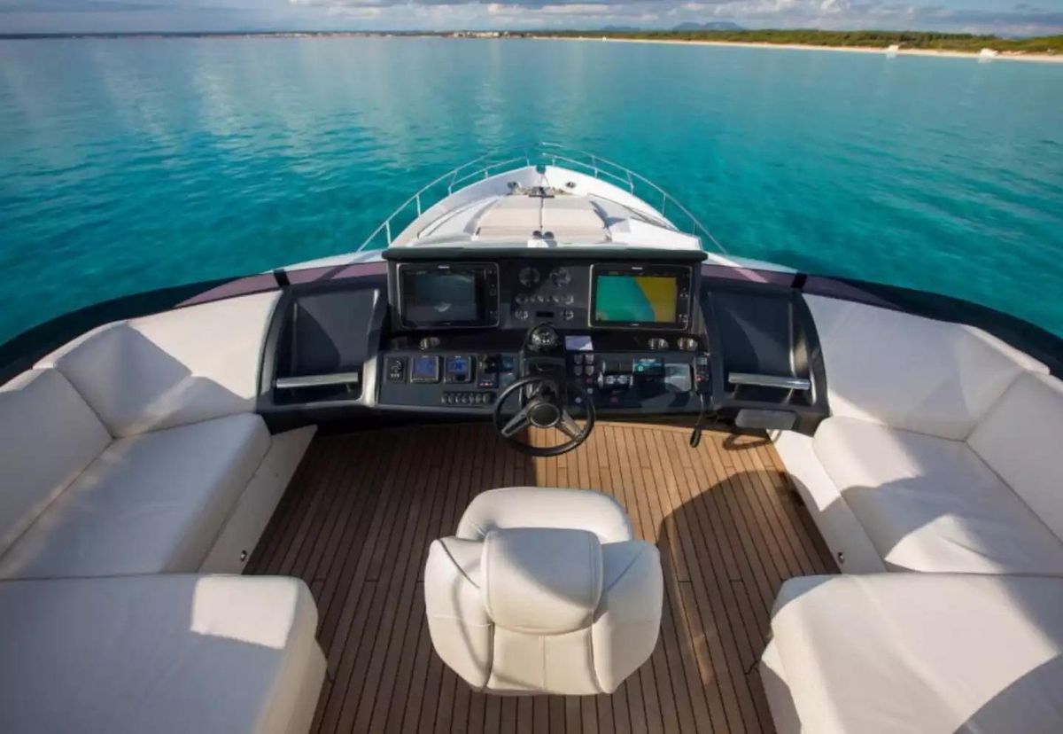 2016 Princess 83 