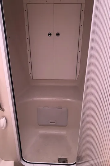 Snug Harbor Yacht Photos Pics Fwd shower area