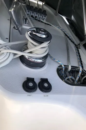 Snug Harbor Yacht Photos Pics Electric winch - starboard cabin top