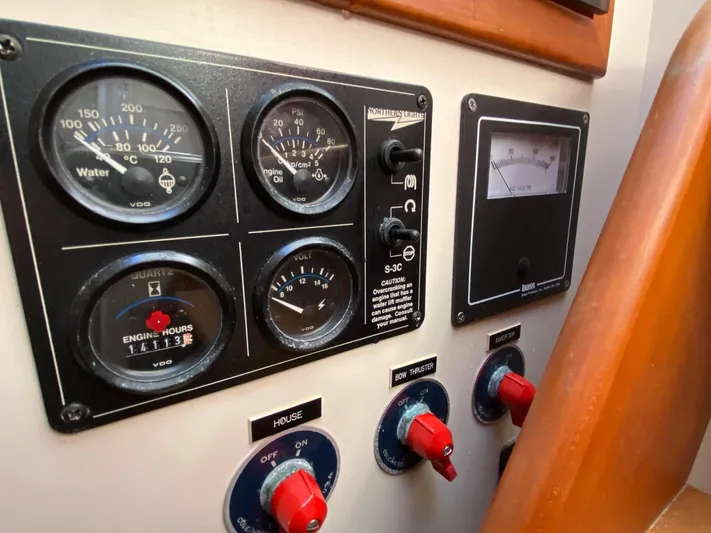 Red Castles Yacht Photos Pics Control panel of a 2000 Little Harbor 42 Whisper Jet boat with gauges and switches.