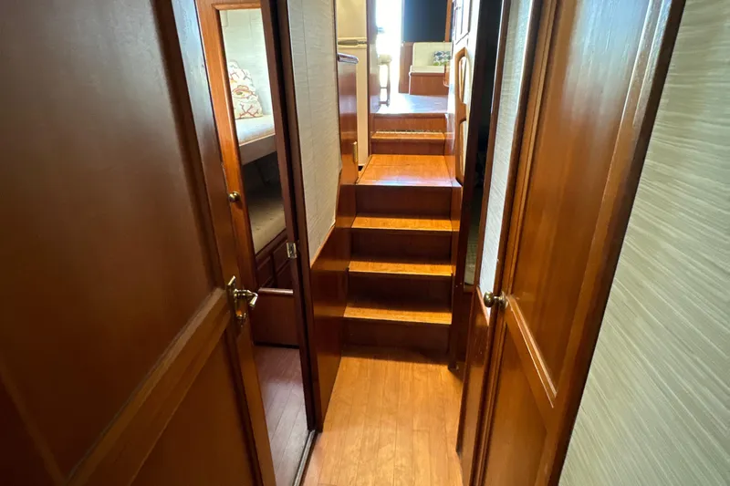 Got One Yacht Photos Pics Ocean Yacht 55 Sportfish 1989 REV Yacht Sales Inc.