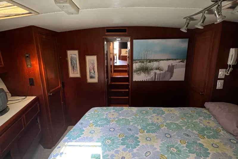 Got One Yacht Photos Pics Ocean Yacht 55 Sportfish 1989 REV Yacht Sales Inc.