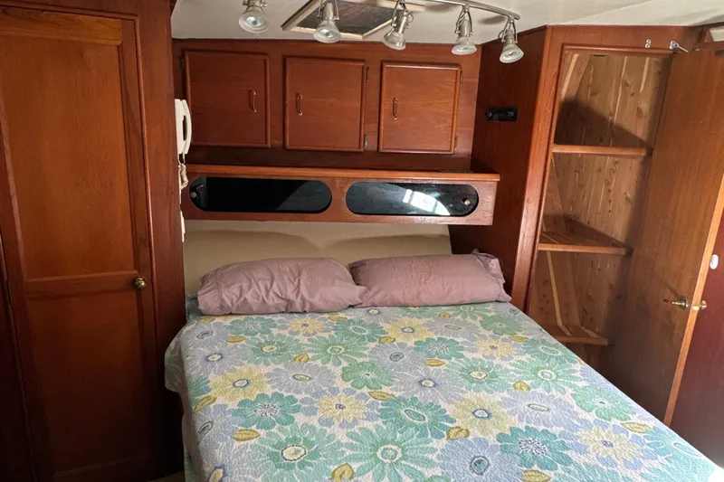 Got One Yacht Photos Pics Ocean Yacht 55 Sportfish 1989 REV Yacht Sales Inc.