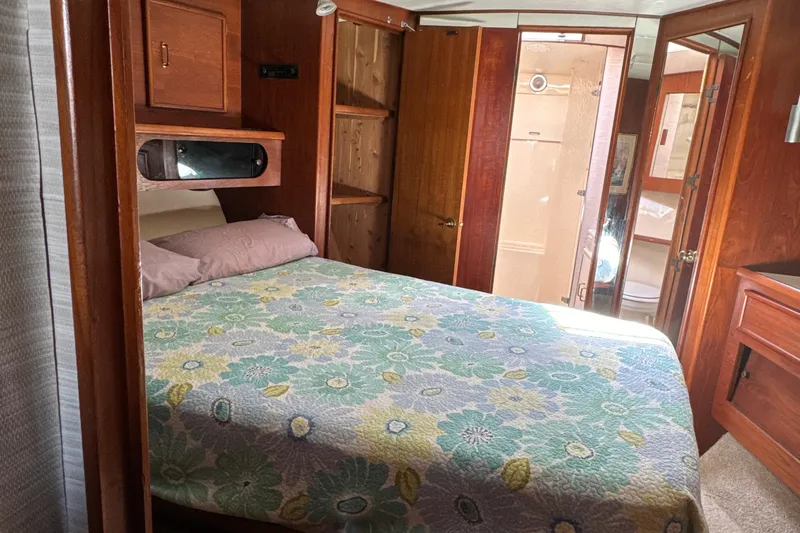 Got One Yacht Photos Pics Ocean Yacht 55 Sportfish 1989 REV Yacht Sales Inc.