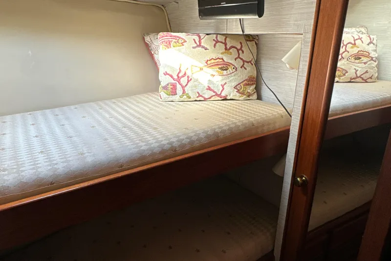 Got One Yacht Photos Pics Ocean Yacht 55 Sportfish 1989 REV Yacht Sales Inc.