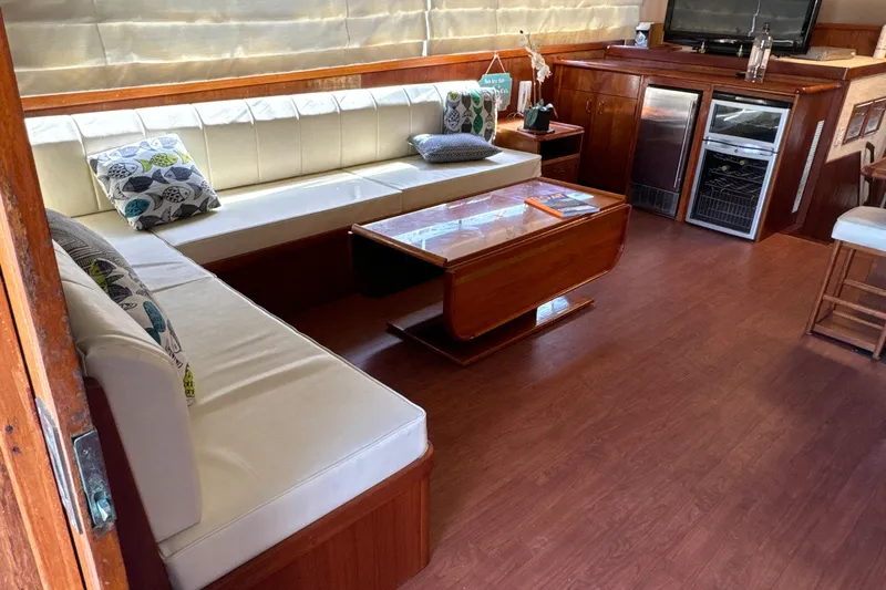 Got One Yacht Photos Pics Ocean Yacht 55 Sportfish 1989 REV Yacht Sales Inc.