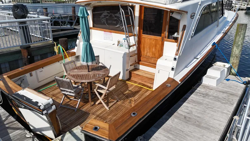 Got One Yacht Photos Pics Ocean Yacht 55 Sportfish 1989 REV Yacht Sales Inc.