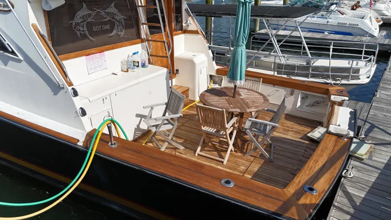 Got One Yacht Photos Pics Ocean Yacht 55 Sportfish 1989 REV Yacht Sales Inc.