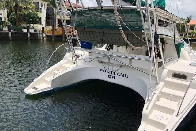 S/v Vr Yacht Photos Pics 2005 Manta 42 MK II catamaran docked, rear view, Portland OR registration.