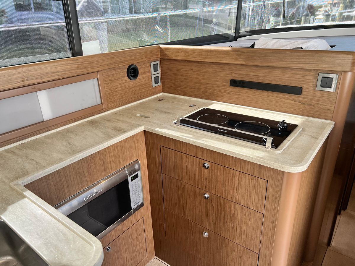 2019 Beneteau 44 
