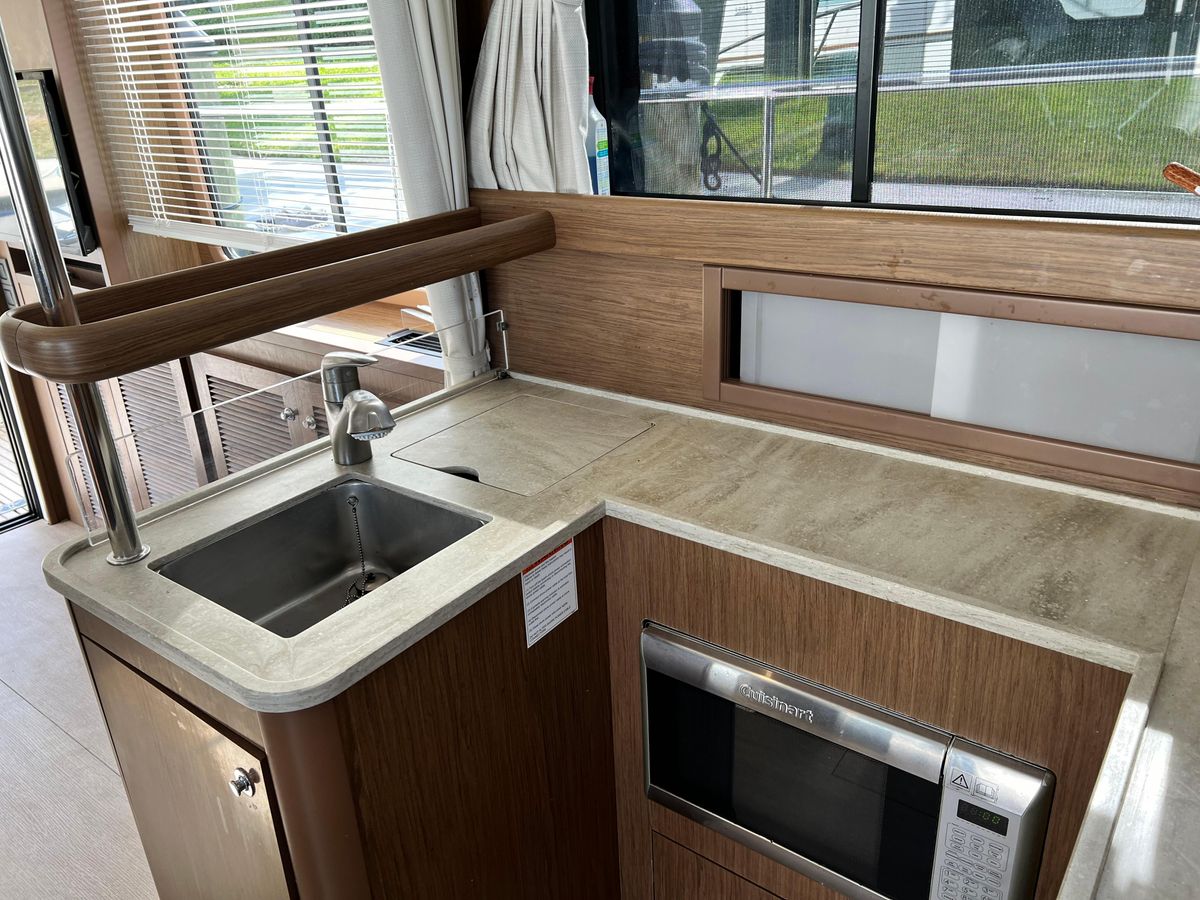 2019 Beneteau 44 