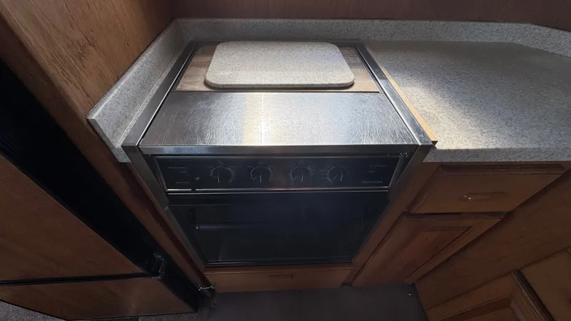 Nomo Yacht Photos Pics 1999 Mainship 350 Galley Oven