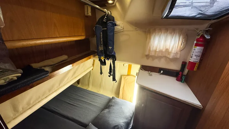 Nomo Yacht Photos Pics 1999 Mainship 350 Port Guest Stateroom