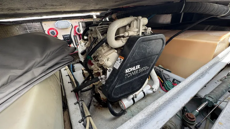 Nomo Yacht Photos Pics 1999 Mainship 350 Engine Room